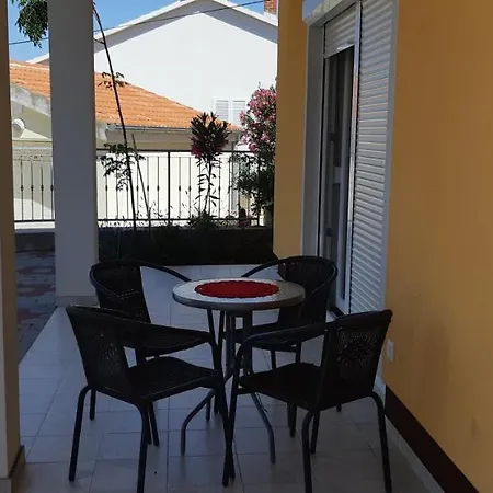 Apartman Kolan Апартаменты *